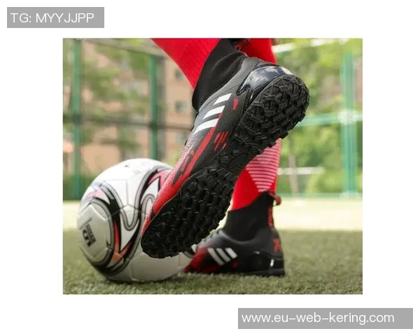 长钉足球鞋的特点与优势解析适合不同场地的选择与使用指南